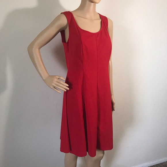 Robbie Bee Dress 🌹 - Picture 5 of 8